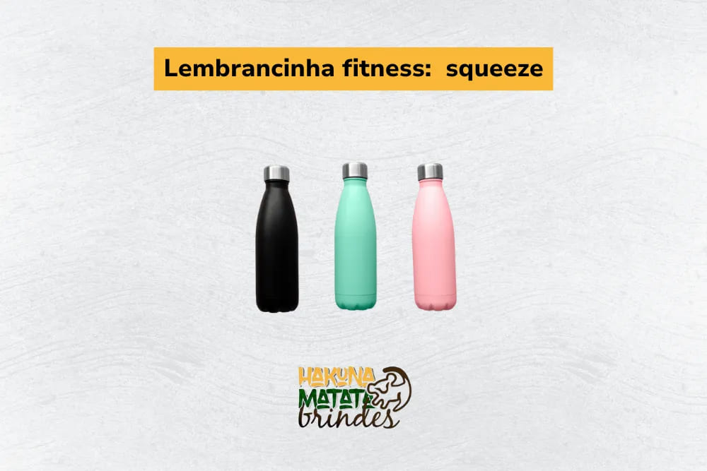 3. Squeeze
Os squeezes s&atilde;o brindes feitos em acr&iacute;lico ou inox, populares entre praticantes de atividades f&iacute;sicas.
&Eacute; poss&iacute;vel produzi-los em diferentes cores e tamanhos, com ou sem infusor e com a personaliza&ccedil;&atilde;o que voc&ecirc; desejar. Ou seja, trata-se de uma op&ccedil;&atilde;o de lembrancinha fitness vers&aacute;til e extremamente &uacute;til. 
