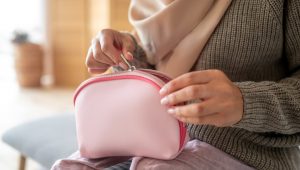 necessaire como opção de brindes para loja de roupas
