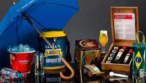Representando estratégias para fortalecimento de marca: Brindes como guarda-chuva, cooler, copo, garrafa de agua, balde de gelo, kit de bebidas, taça, panetone, sacola do Brasil e café...