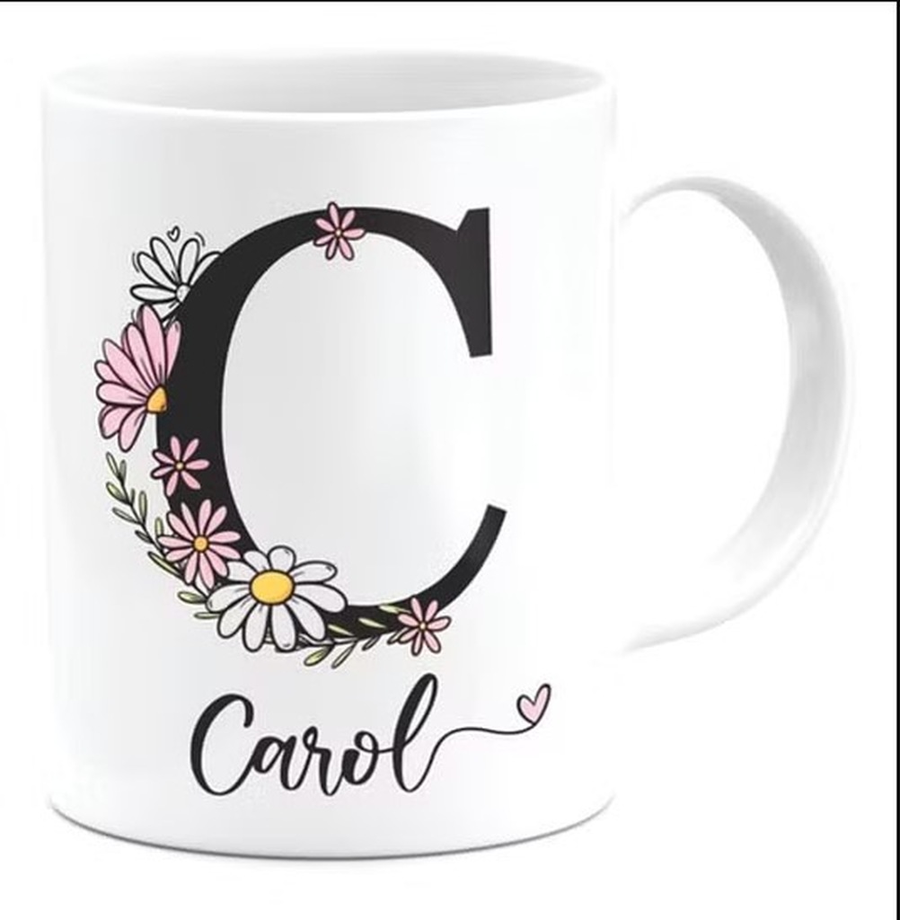 caneca personalizada como uma das ideias de brindes para clientes de estética